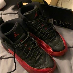 Air Jordan 12 retro youth size 5